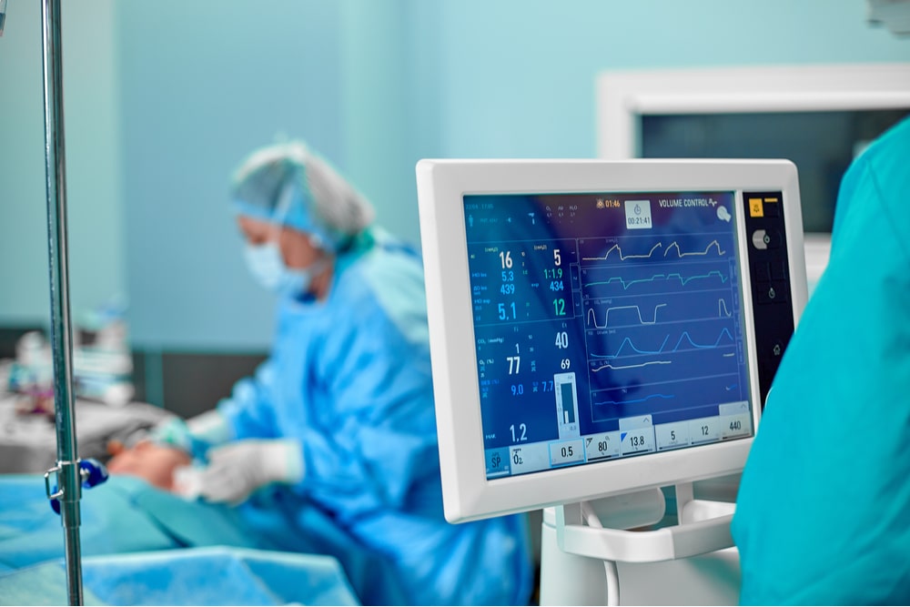 emergency room showing patient heart rate